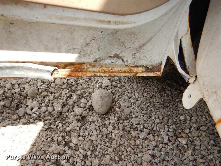 image for item DG1116 2004 Ford F250 Super Duty XL pickup truck