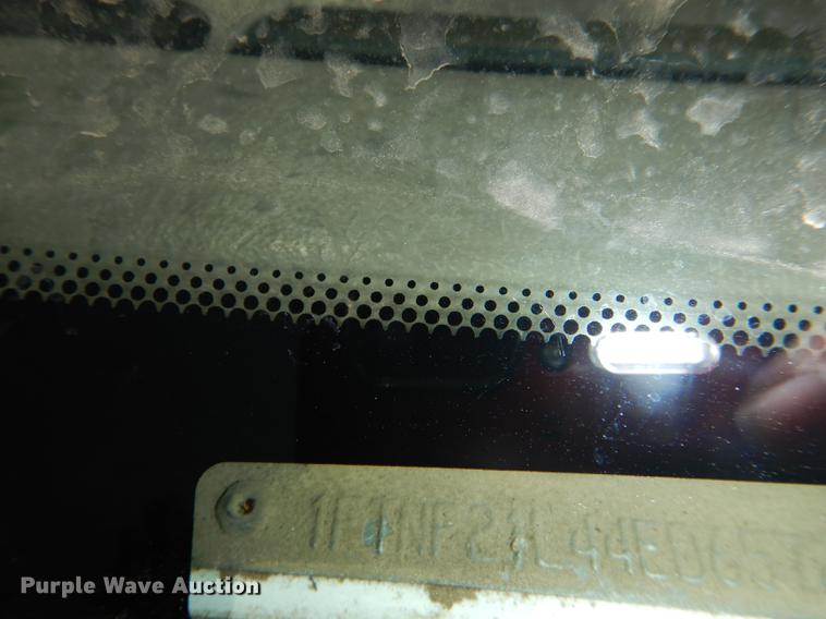 image for item DG1116 2004 Ford F250 Super Duty XL pickup truck