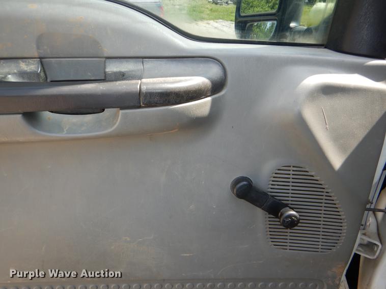 image for item DG1117 2004 Ford F350 Super Duty XL flatbed pickup truck