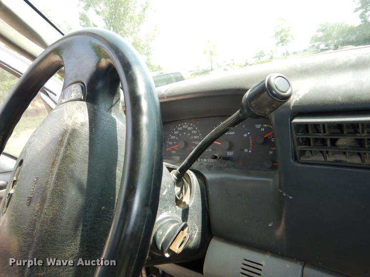 image for item DG1117 2004 Ford F350 Super Duty XL flatbed pickup truck