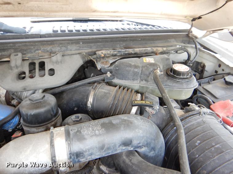 image for item DG1117 2004 Ford F350 Super Duty XL flatbed pickup truck