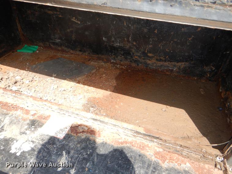 image for item DG1117 2004 Ford F350 Super Duty XL flatbed pickup truck