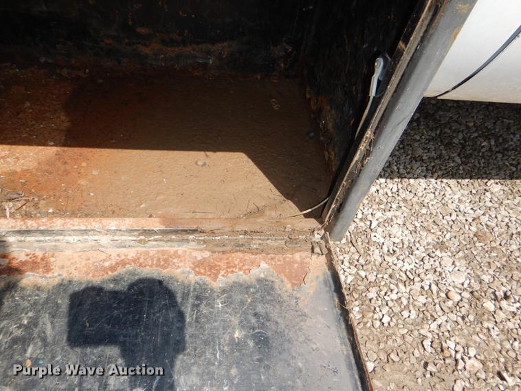 image for item DG1117 2004 Ford F350 Super Duty XL flatbed pickup truck