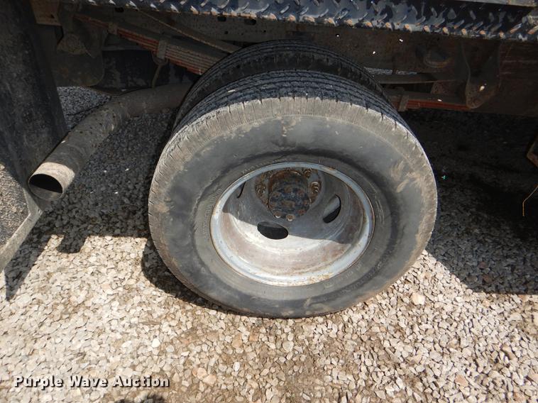 image for item DG1117 2004 Ford F350 Super Duty XL flatbed pickup truck