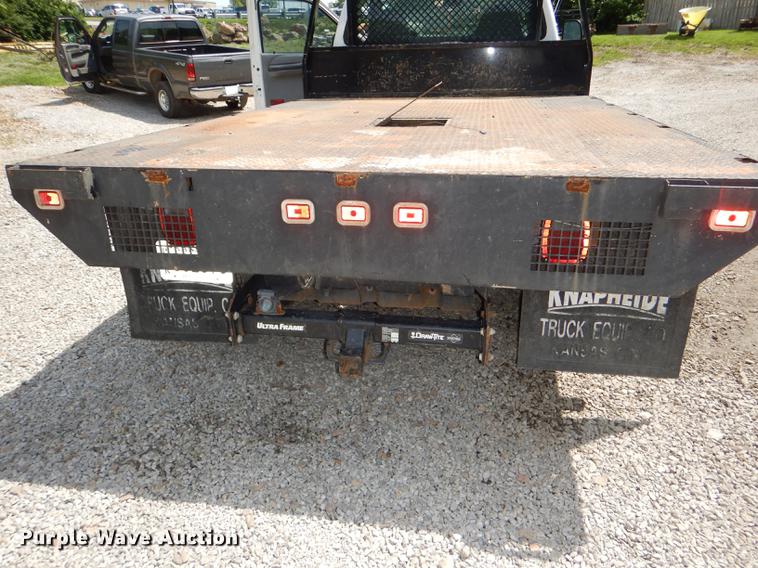 image for item DG1117 2004 Ford F350 Super Duty XL flatbed pickup truck