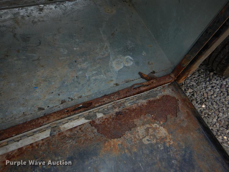 image for item DG1117 2004 Ford F350 Super Duty XL flatbed pickup truck