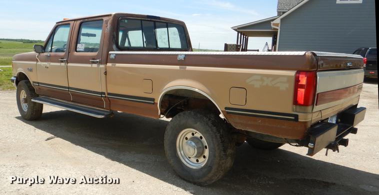 image for item DG1119 1991 Ford F350 XLT Lariat Crew Cab pickup truck
