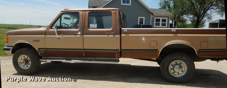 image for item DG1119 1991 Ford F350 XLT Lariat Crew Cab pickup truck