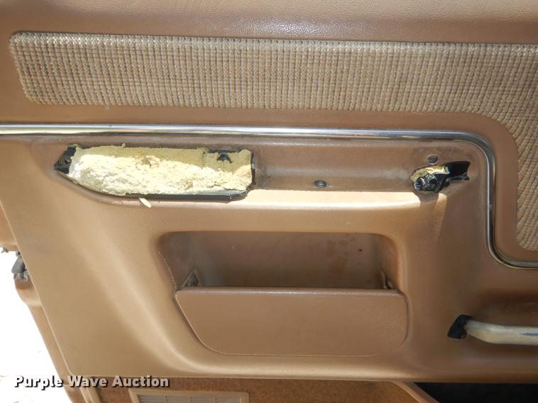 image for item DG1119 1991 Ford F350 XLT Lariat Crew Cab pickup truck