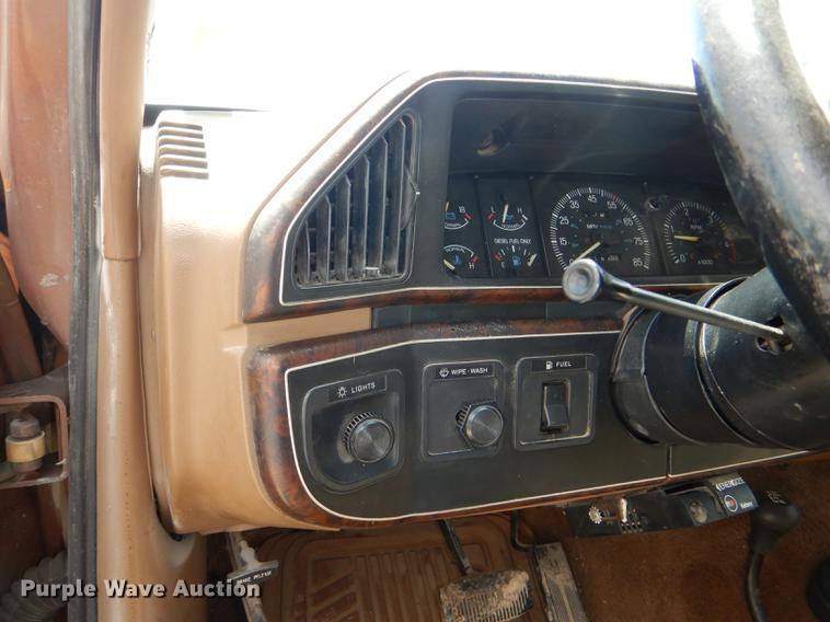 image for item DG1119 1991 Ford F350 XLT Lariat Crew Cab pickup truck