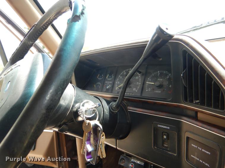 image for item DG1119 1991 Ford F350 XLT Lariat Crew Cab pickup truck