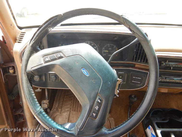 image for item DG1119 1991 Ford F350 XLT Lariat Crew Cab pickup truck