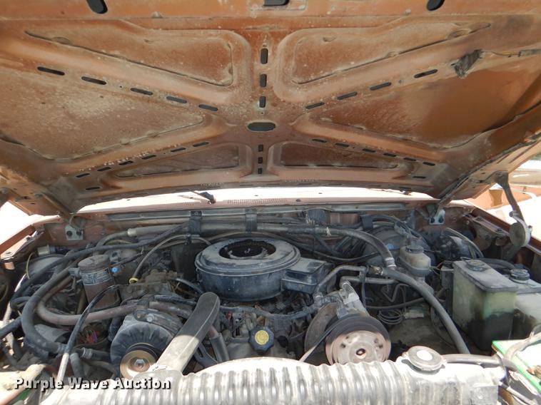 image for item DG1119 1991 Ford F350 XLT Lariat Crew Cab pickup truck