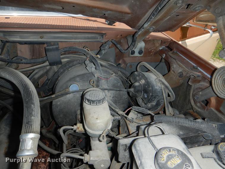 image for item DG1119 1991 Ford F350 XLT Lariat Crew Cab pickup truck