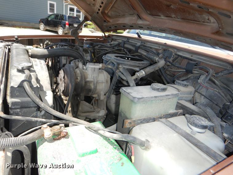 image for item DG1119 1991 Ford F350 XLT Lariat Crew Cab pickup truck