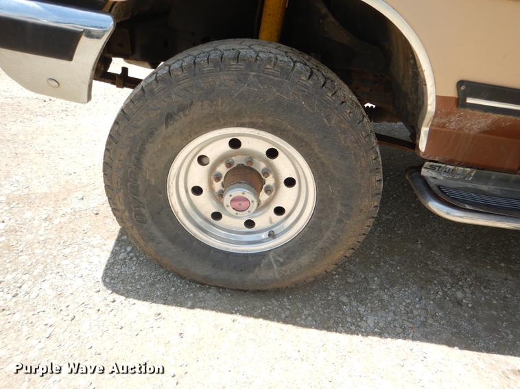 image for item DG1119 1991 Ford F350 XLT Lariat Crew Cab pickup truck