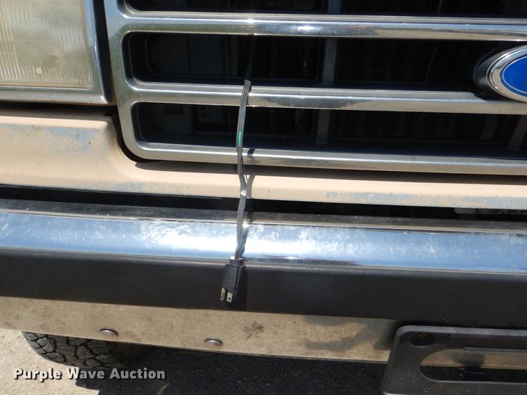 image for item DG1119 1991 Ford F350 XLT Lariat Crew Cab pickup truck