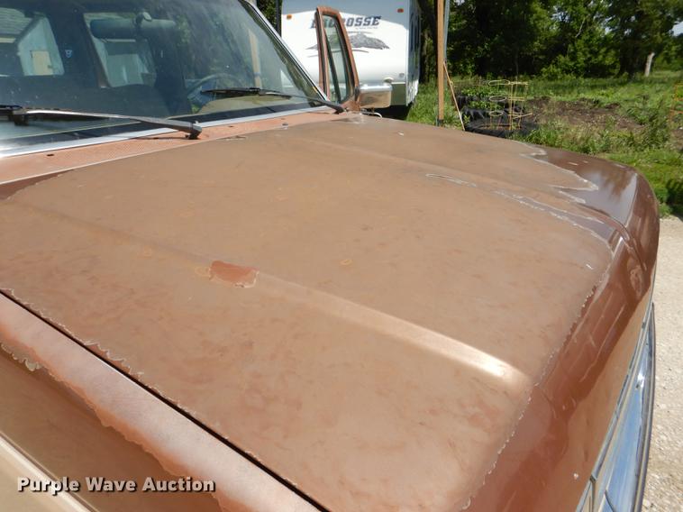 image for item DG1119 1991 Ford F350 XLT Lariat Crew Cab pickup truck