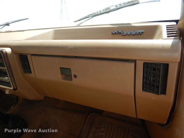 image for item DG1119 1991 Ford F350 XLT Lariat Crew Cab pickup truck