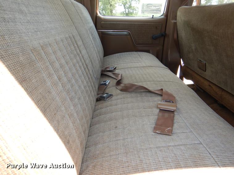 image for item DG1119 1991 Ford F350 XLT Lariat Crew Cab pickup truck