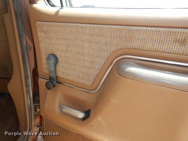 image for item DG1119 1991 Ford F350 XLT Lariat Crew Cab pickup truck