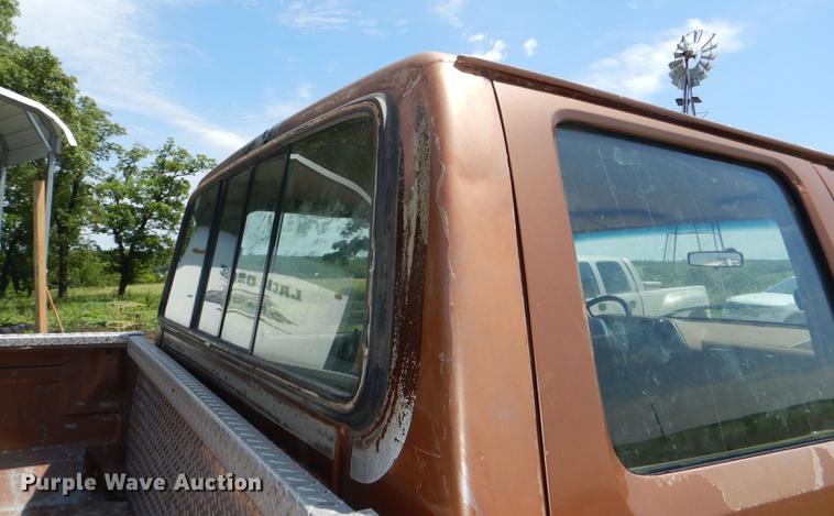 image for item DG1119 1991 Ford F350 XLT Lariat Crew Cab pickup truck