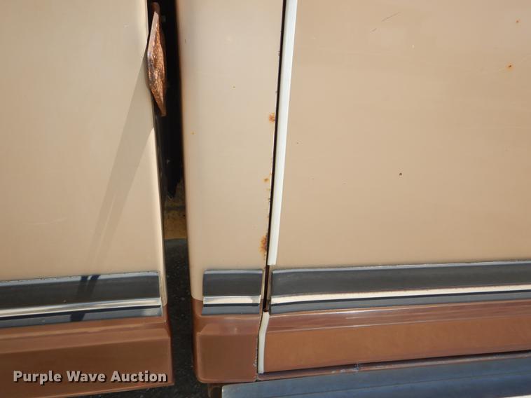 image for item DG1119 1991 Ford F350 XLT Lariat Crew Cab pickup truck