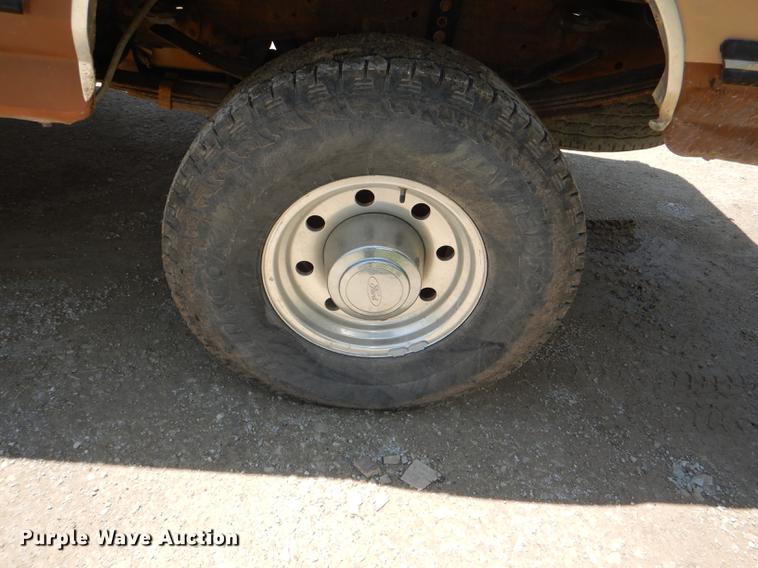 image for item DG1119 1991 Ford F350 XLT Lariat Crew Cab pickup truck