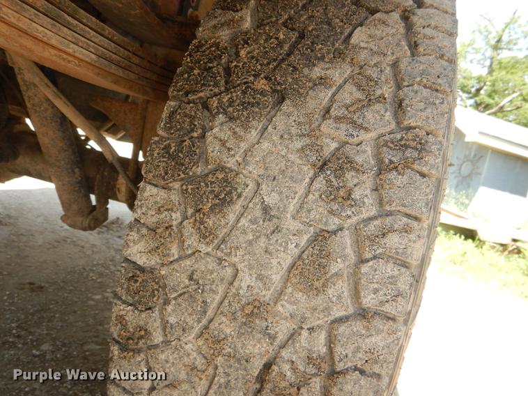 image for item DG1119 1991 Ford F350 XLT Lariat Crew Cab pickup truck