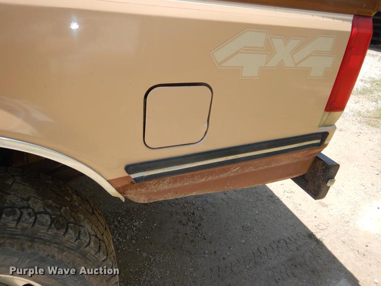 image for item DG1119 1991 Ford F350 XLT Lariat Crew Cab pickup truck
