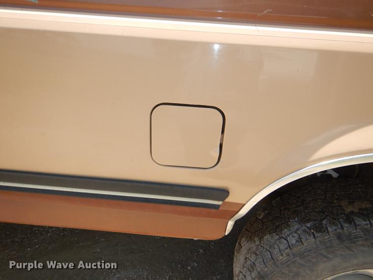 image for item DG1119 1991 Ford F350 XLT Lariat Crew Cab pickup truck