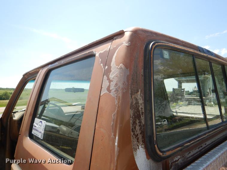 image for item DG1119 1991 Ford F350 XLT Lariat Crew Cab pickup truck