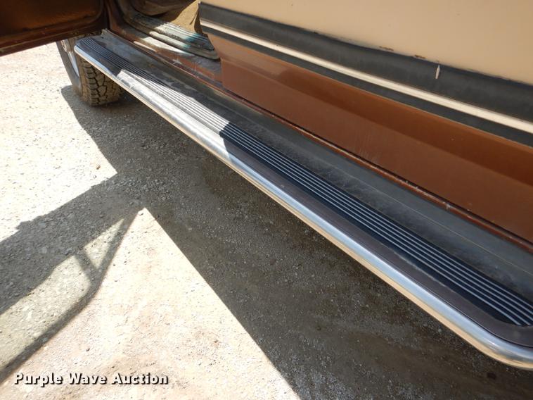 image for item DG1119 1991 Ford F350 XLT Lariat Crew Cab pickup truck