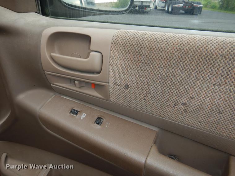 image for item DG1120 2001 Dodge Durango SLT SUV