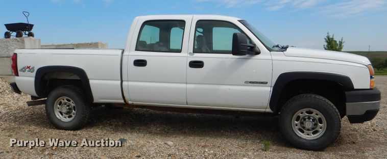 image for item DG1137 2006 Chevrolet Silverado 2500 Crew Cab pickup truck