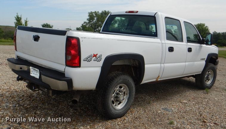 image for item DG1137 2006 Chevrolet Silverado 2500 Crew Cab pickup truck