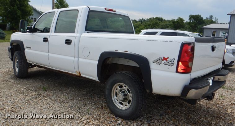 image for item DG1137 2006 Chevrolet Silverado 2500 Crew Cab pickup truck