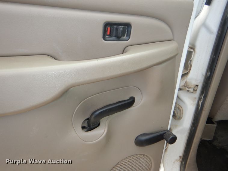 image for item DG1137 2006 Chevrolet Silverado 2500 Crew Cab pickup truck