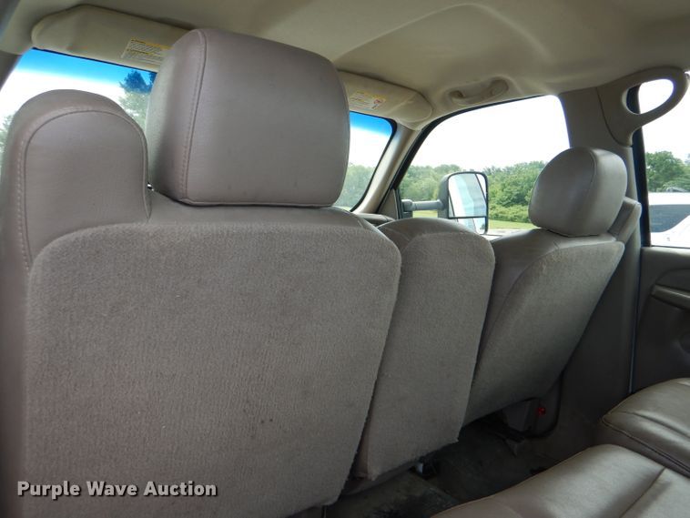 image for item DG1137 2006 Chevrolet Silverado 2500 Crew Cab pickup truck