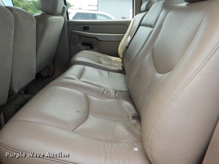 image for item DG1137 2006 Chevrolet Silverado 2500 Crew Cab pickup truck