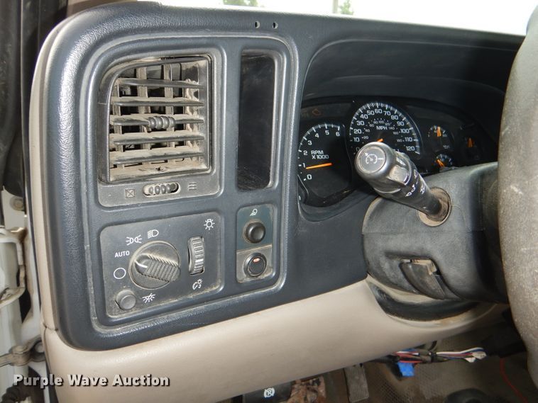 image for item DG1137 2006 Chevrolet Silverado 2500 Crew Cab pickup truck