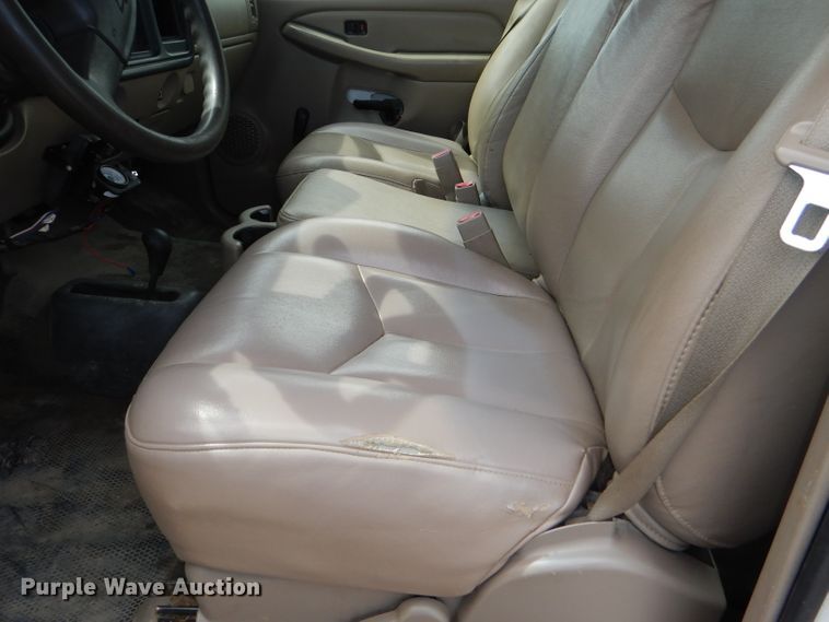 image for item DG1137 2006 Chevrolet Silverado 2500 Crew Cab pickup truck