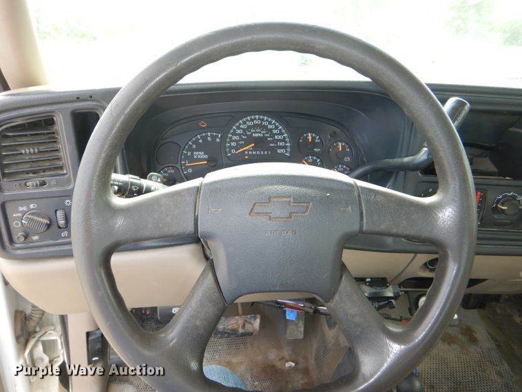 image for item DG1137 2006 Chevrolet Silverado 2500 Crew Cab pickup truck