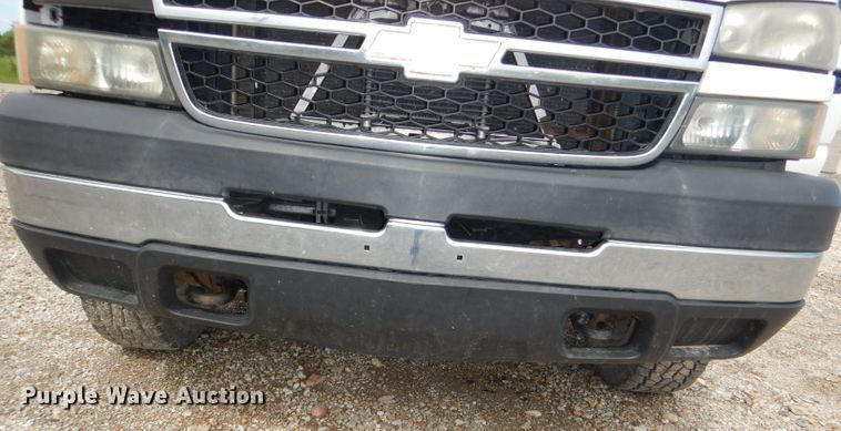 image for item DG1137 2006 Chevrolet Silverado 2500 Crew Cab pickup truck