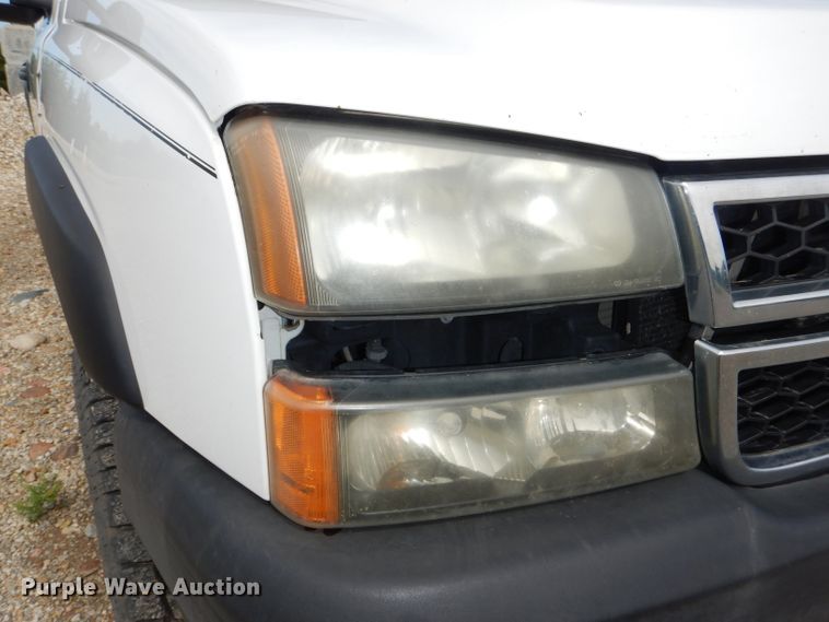 image for item DG1137 2006 Chevrolet Silverado 2500 Crew Cab pickup truck