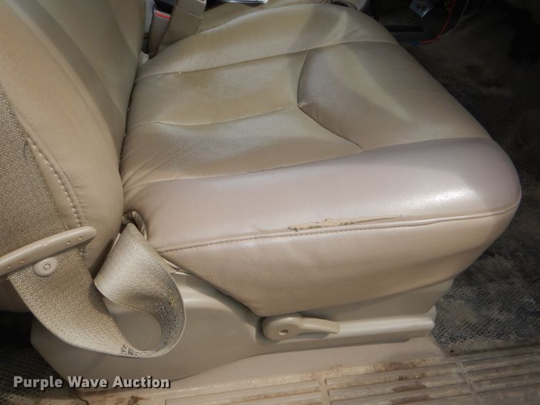 image for item DG1137 2006 Chevrolet Silverado 2500 Crew Cab pickup truck