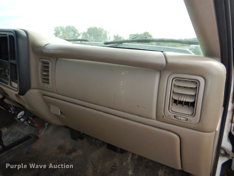 image for item DG1137 2006 Chevrolet Silverado 2500 Crew Cab pickup truck