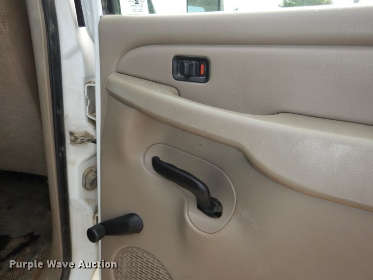 image for item DG1137 2006 Chevrolet Silverado 2500 Crew Cab pickup truck