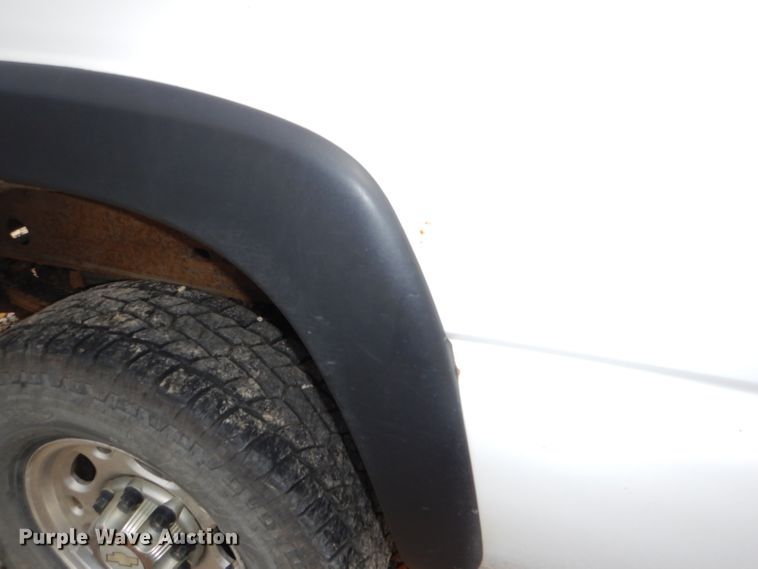 image for item DG1137 2006 Chevrolet Silverado 2500 Crew Cab pickup truck