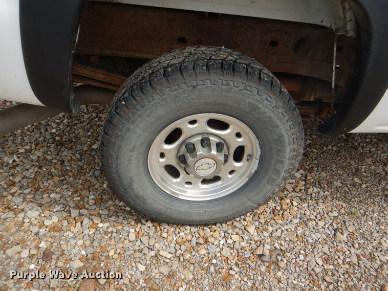 image for item DG1137 2006 Chevrolet Silverado 2500 Crew Cab pickup truck